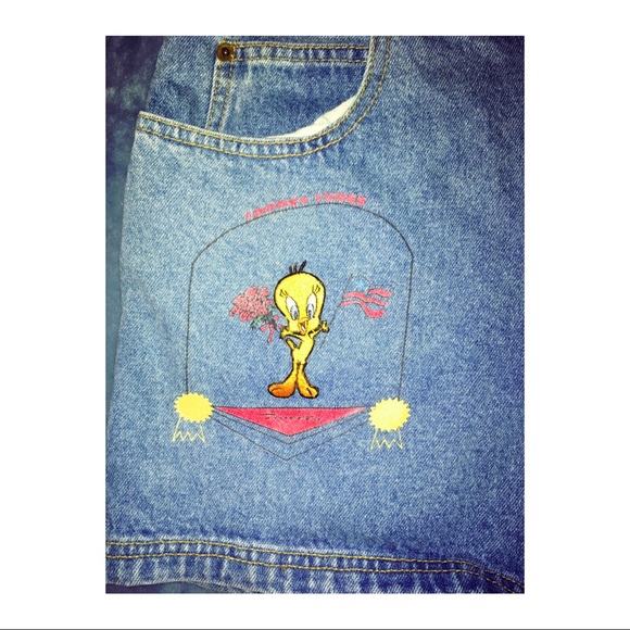 RARE original looney toon jean shorts - Picture 2 of 3